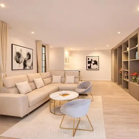 Stunning Loft For 6 In The 7th District Διαμέρισμα *