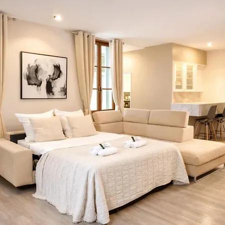 Stunning Loft For 6 In The 7th District Appartement Parijs