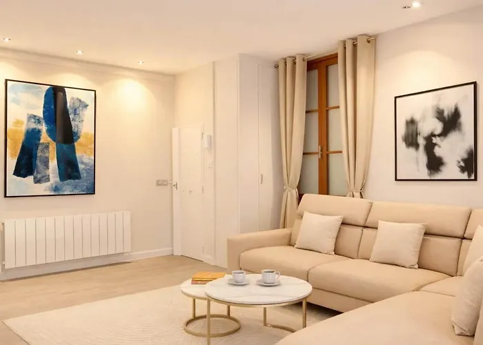 Stunning Loft For 6 In The 7th District Parijs